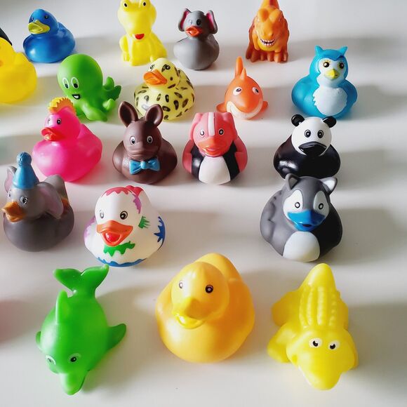 Duck and Assorted Figurines Bundle 26 pcs GUC - Picture 8 of 16